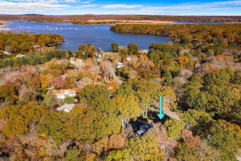 11 Essex Hills Drive Essex CT 06426