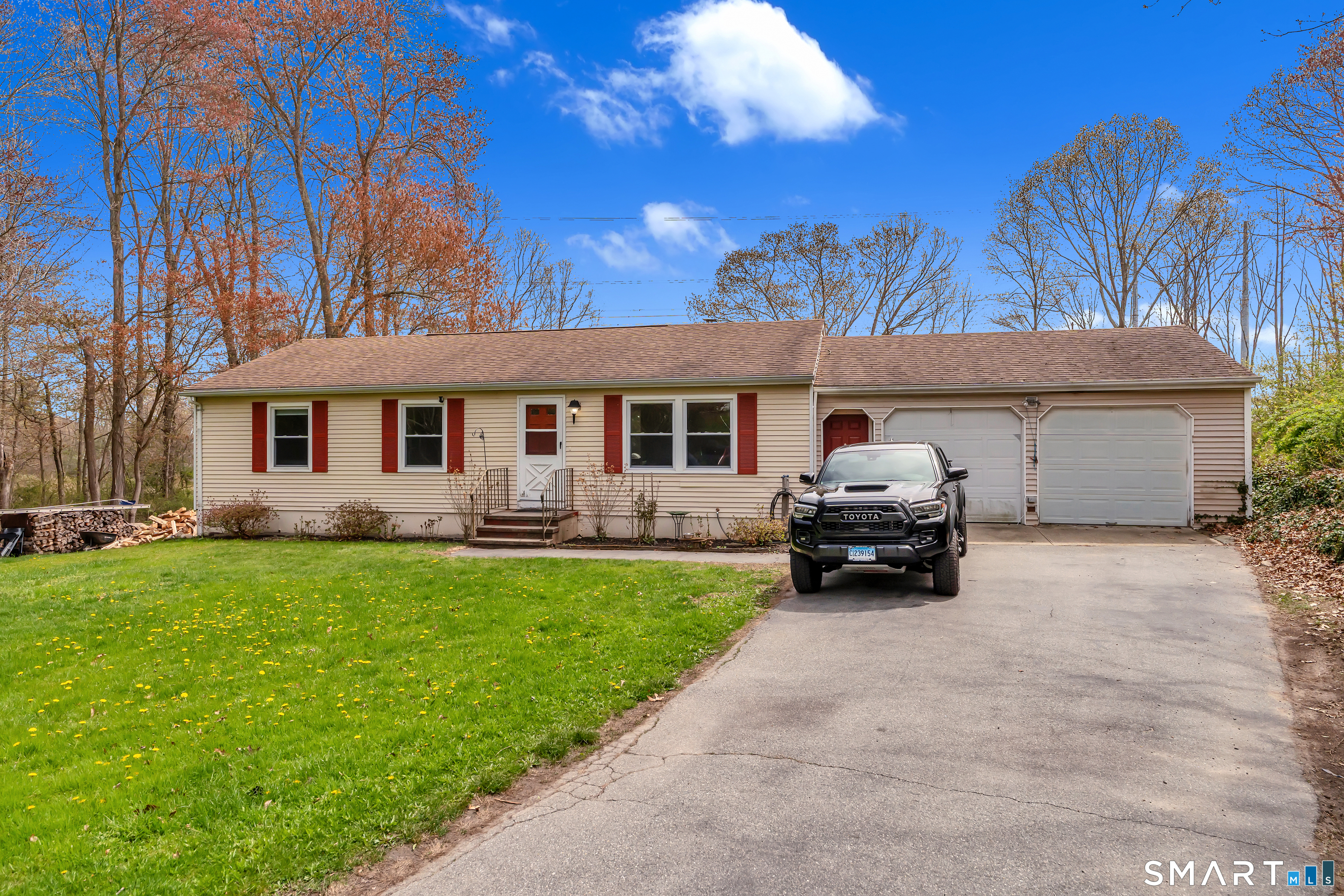 9 Sunnieside Court Waterford CT 06385