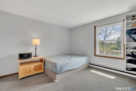 9 Sunnieside Court Waterford CT 06385