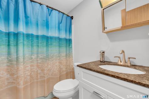 9 Sunnieside Court Waterford CT 06385