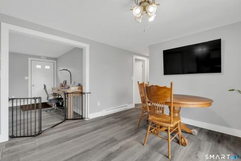 9 Sunnieside Court Waterford CT 06385