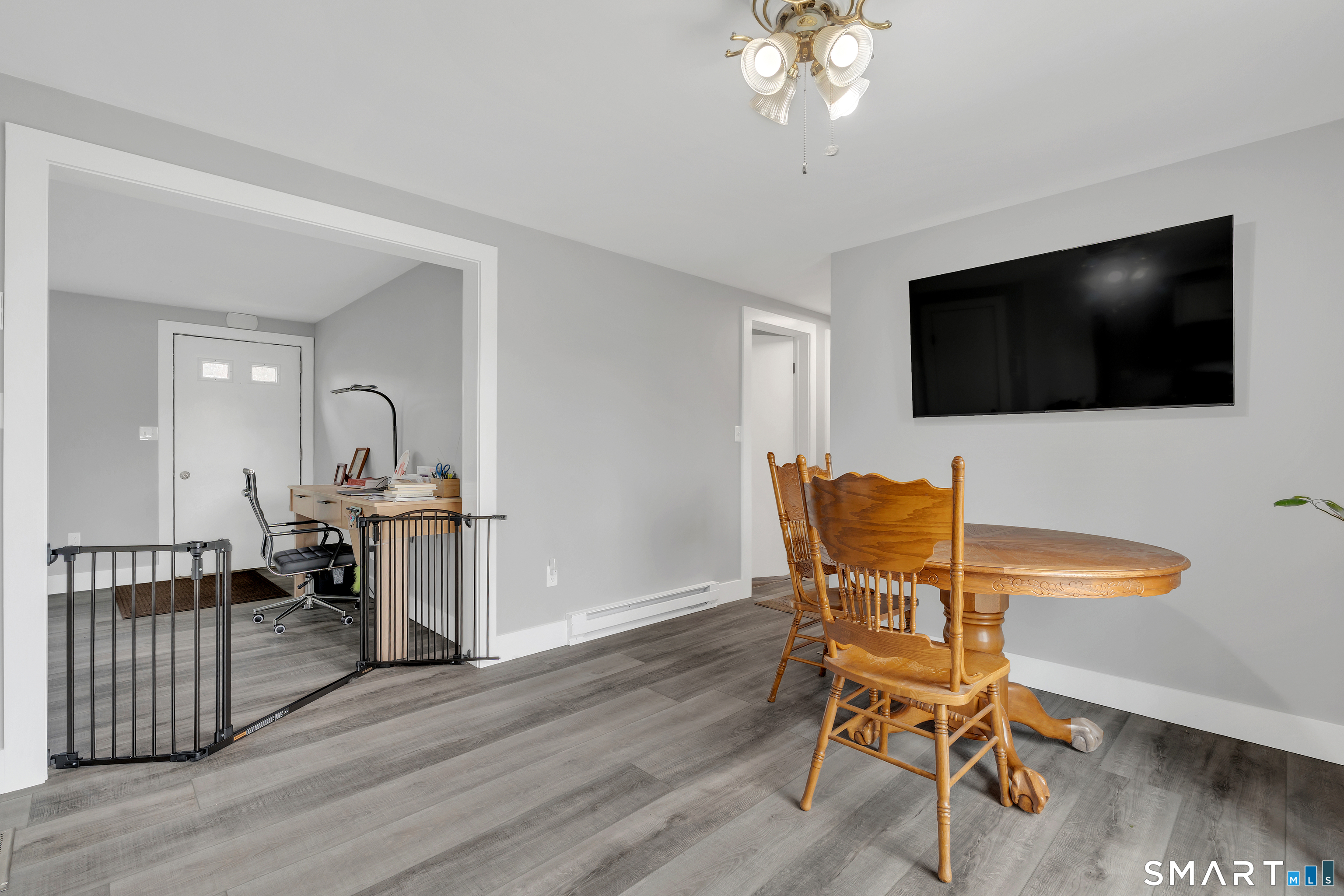 9 Sunnieside Court Waterford CT 06385