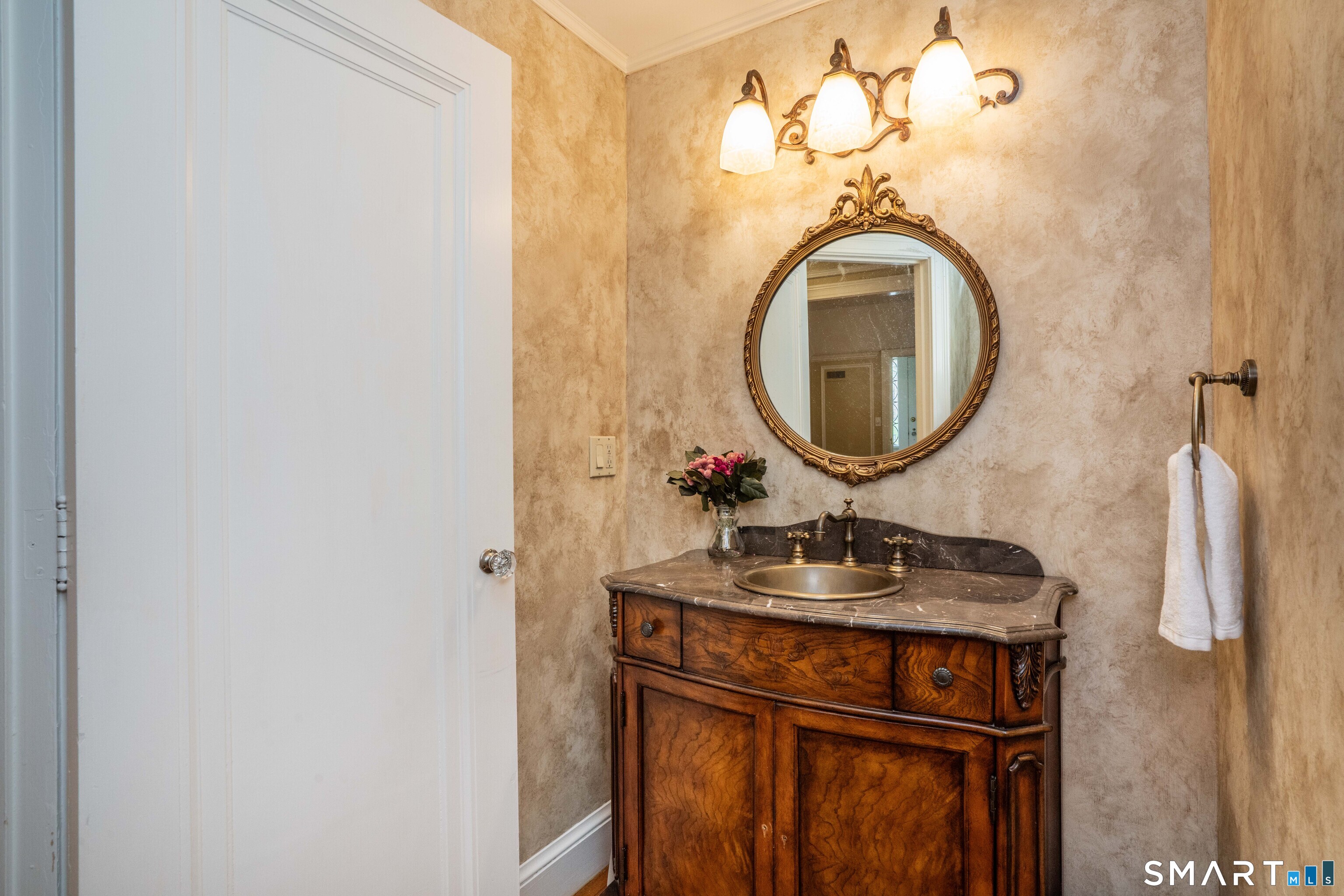 26 Fernwood Road West Hartford CT 06119
