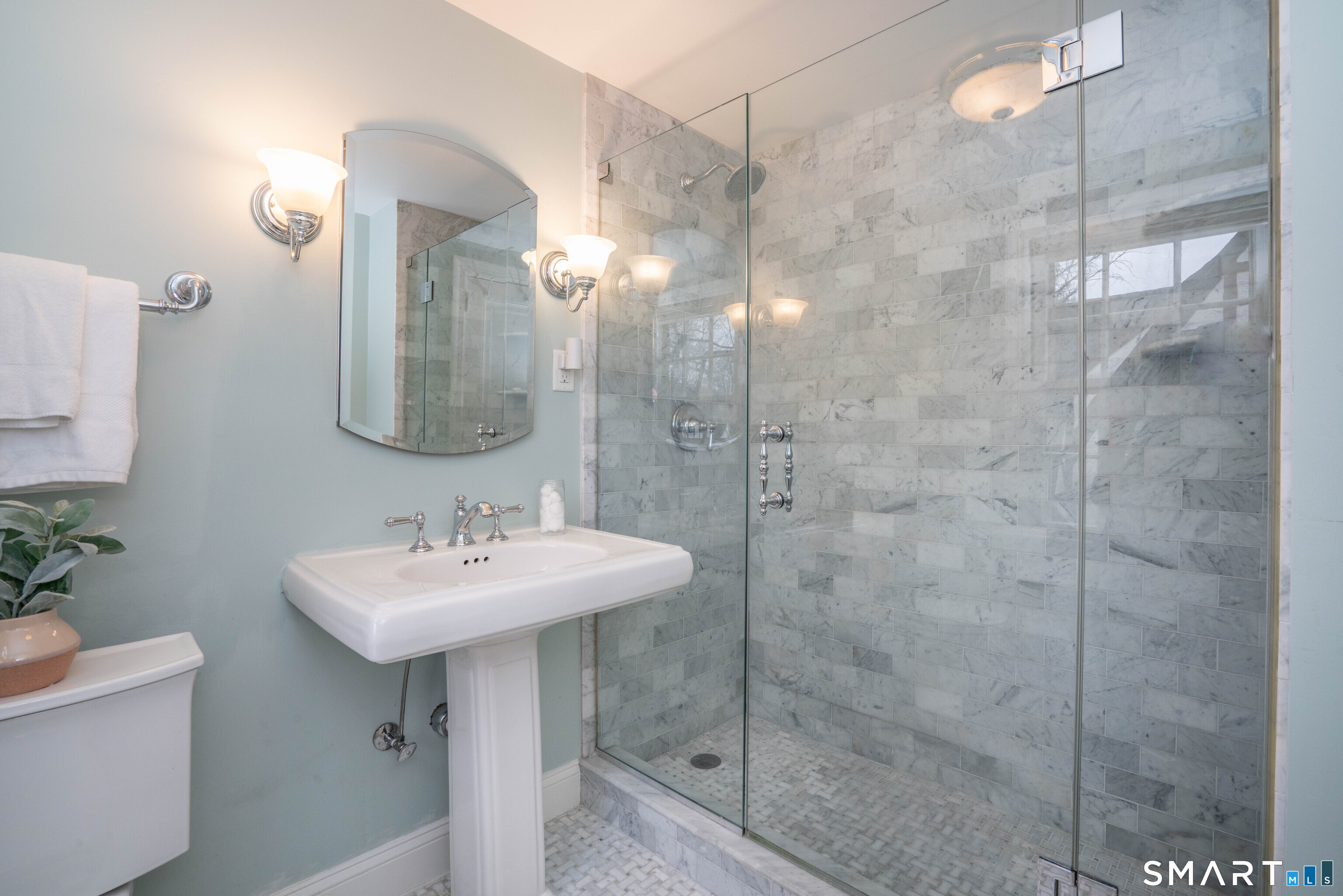 26 Fernwood Road West Hartford CT 06119