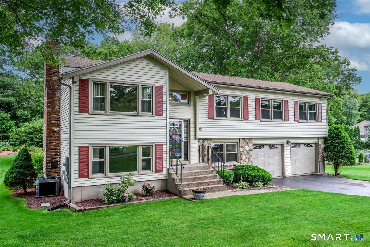 20 Valley Forge Court Southington CT 06489