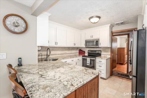 20 Valley Forge Court Southington CT 06489