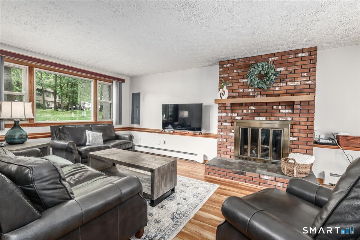 20 Valley Forge Court Southington CT 06489