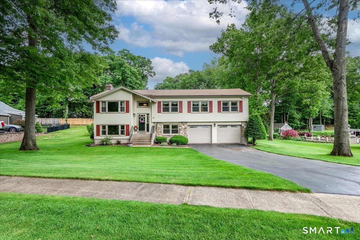 20 Valley Forge Court Southington CT 06489