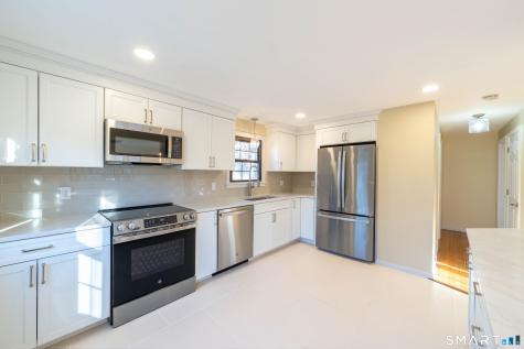 22 Oak Drive North Stonington CT 06359