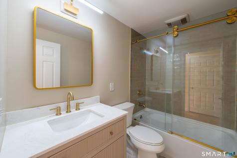 22 Oak Drive North Stonington CT 06359