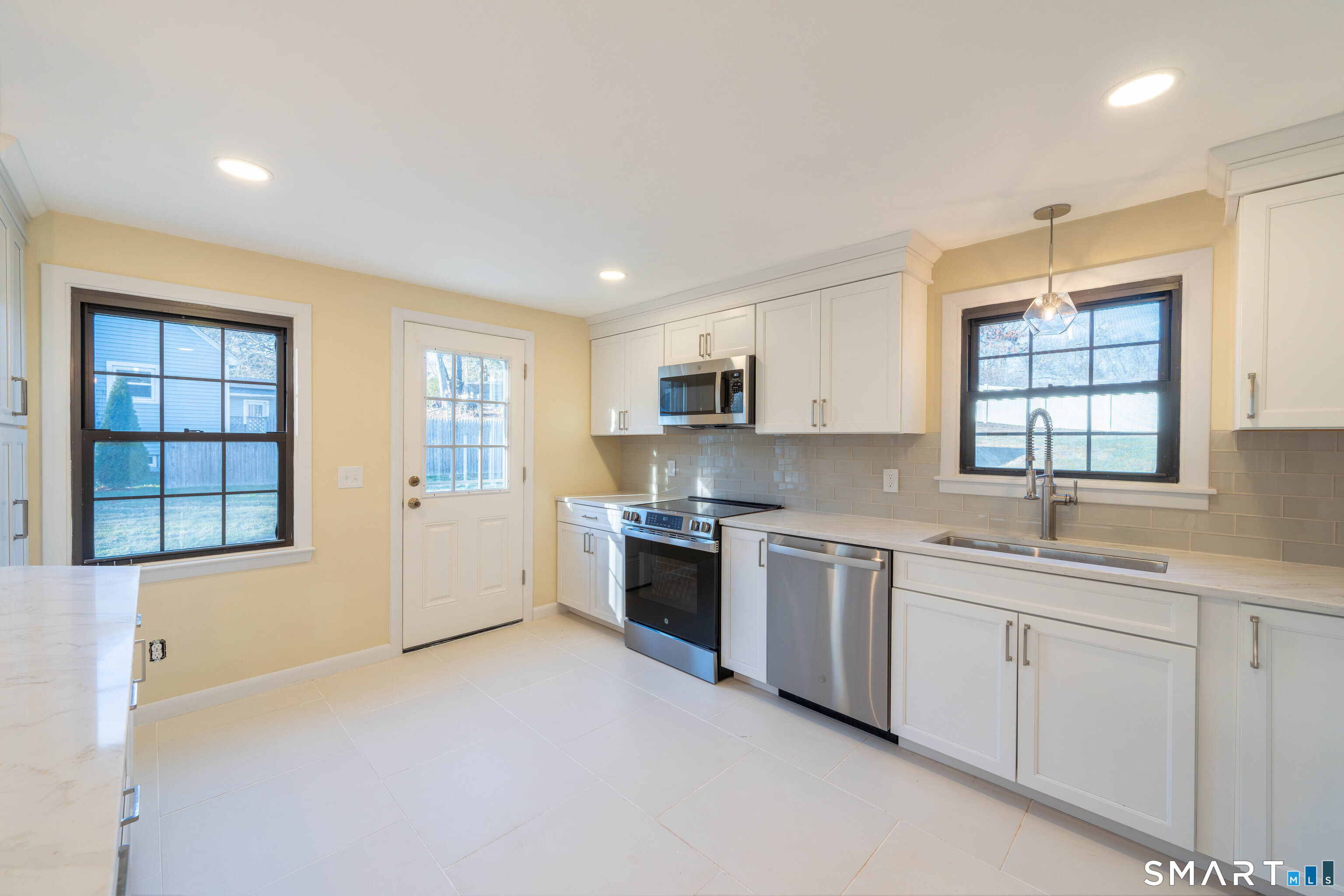 22 Oak Drive North Stonington CT 06359