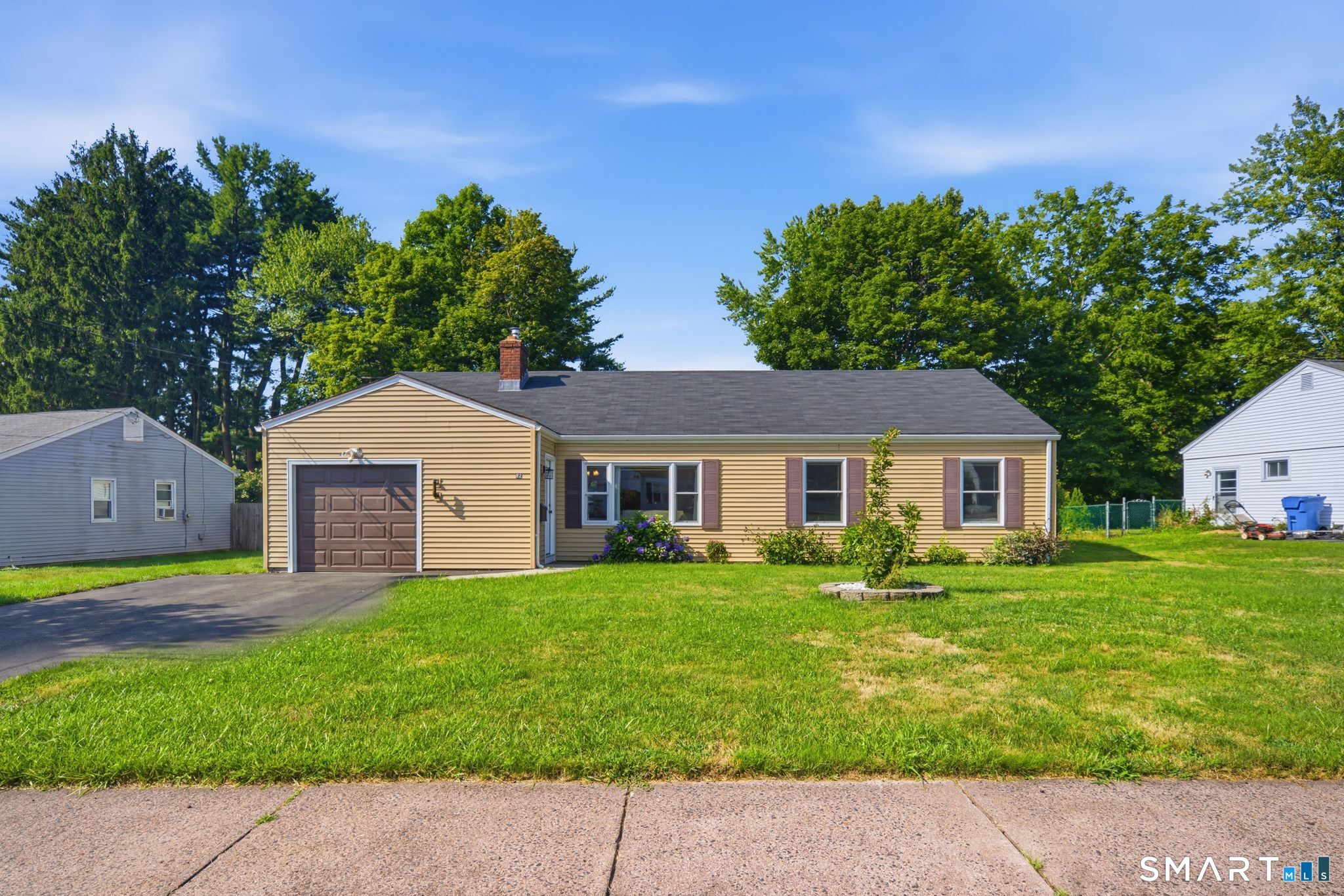 82 Weaver Road Manchester CT 06042