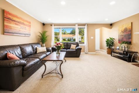 82 Weaver Road Manchester CT 06042