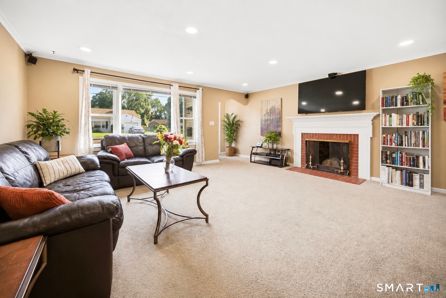 82 Weaver Road Manchester CT 06042