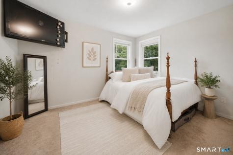 82 Weaver Road Manchester CT 06042