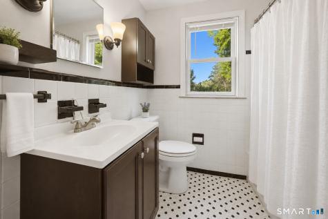 82 Weaver Road Manchester CT 06042