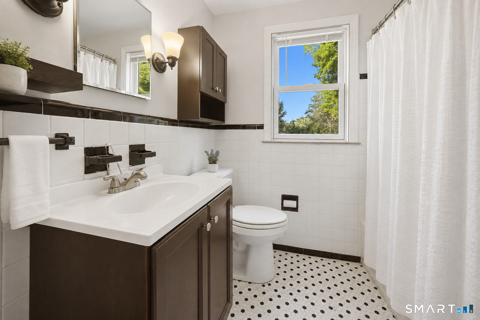 82 Weaver Road Manchester CT 06042