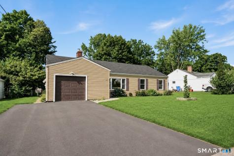 82 Weaver Road Manchester CT 06042