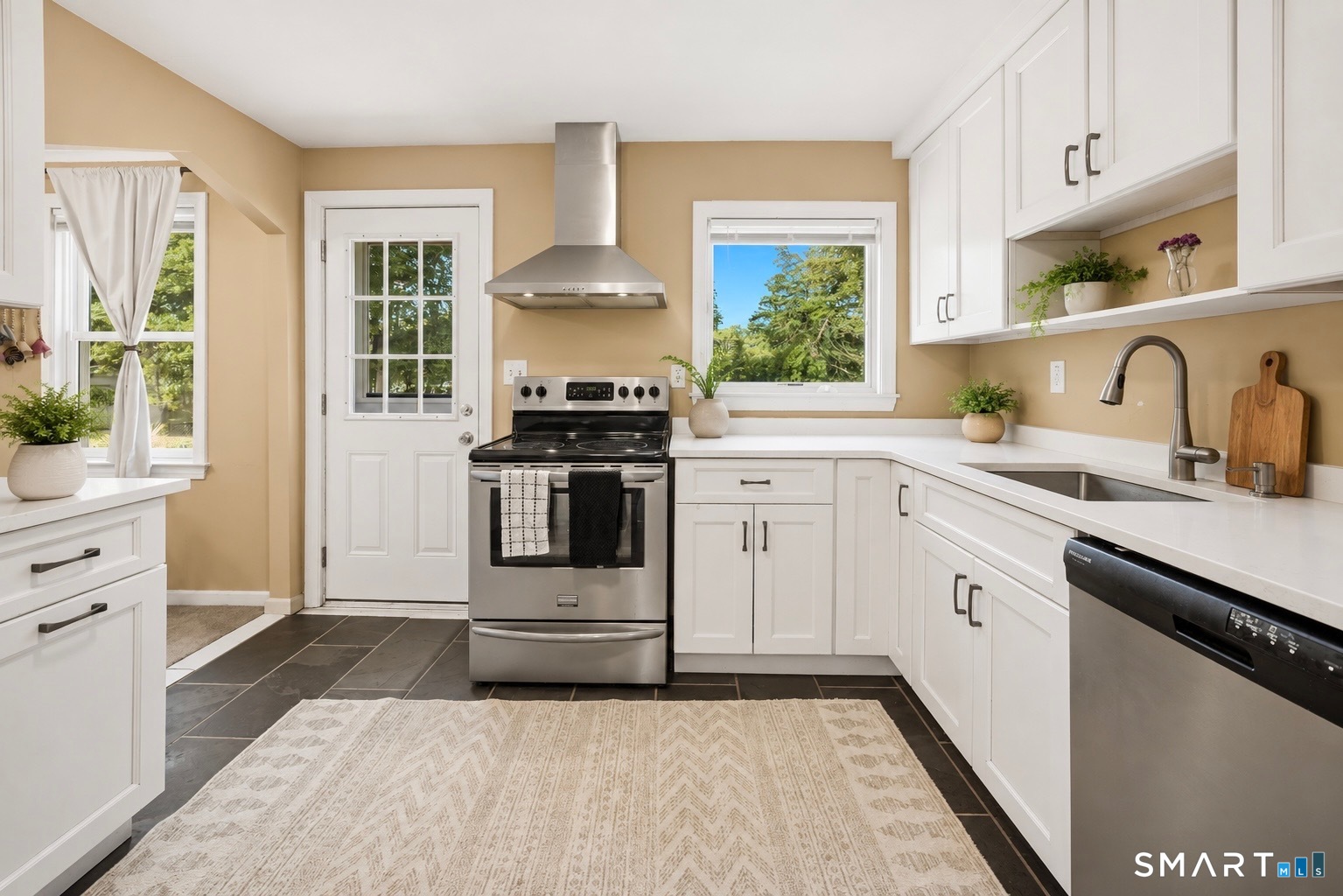 82 Weaver Road Manchester CT 06042