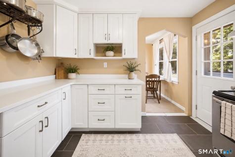 82 Weaver Road Manchester CT 06042