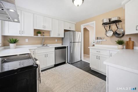 82 Weaver Road Manchester CT 06042