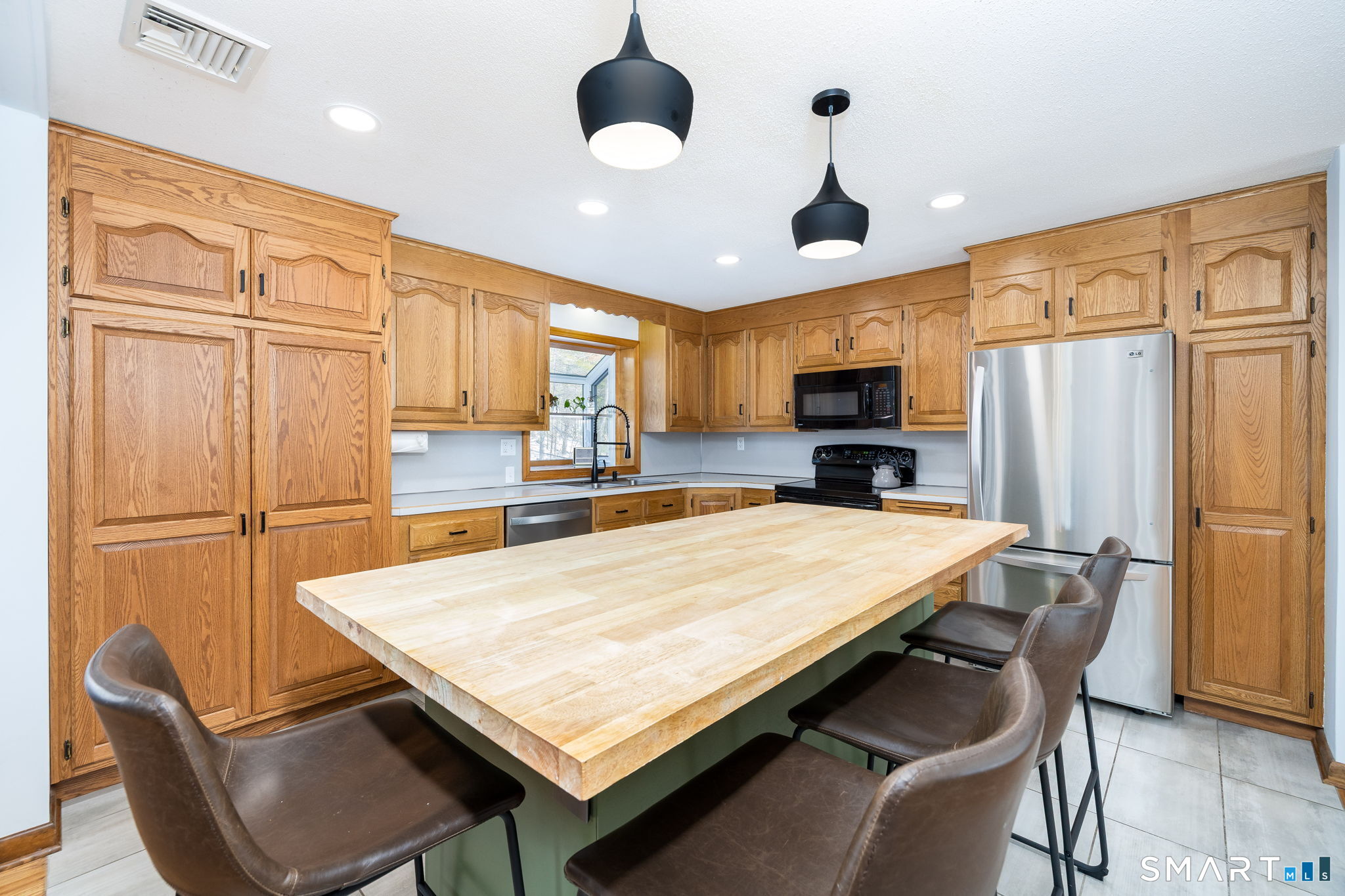 95 Lakewood South Circle Manchester CT 06040