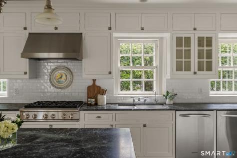 33 Sycamore Road West Hartford CT 06117