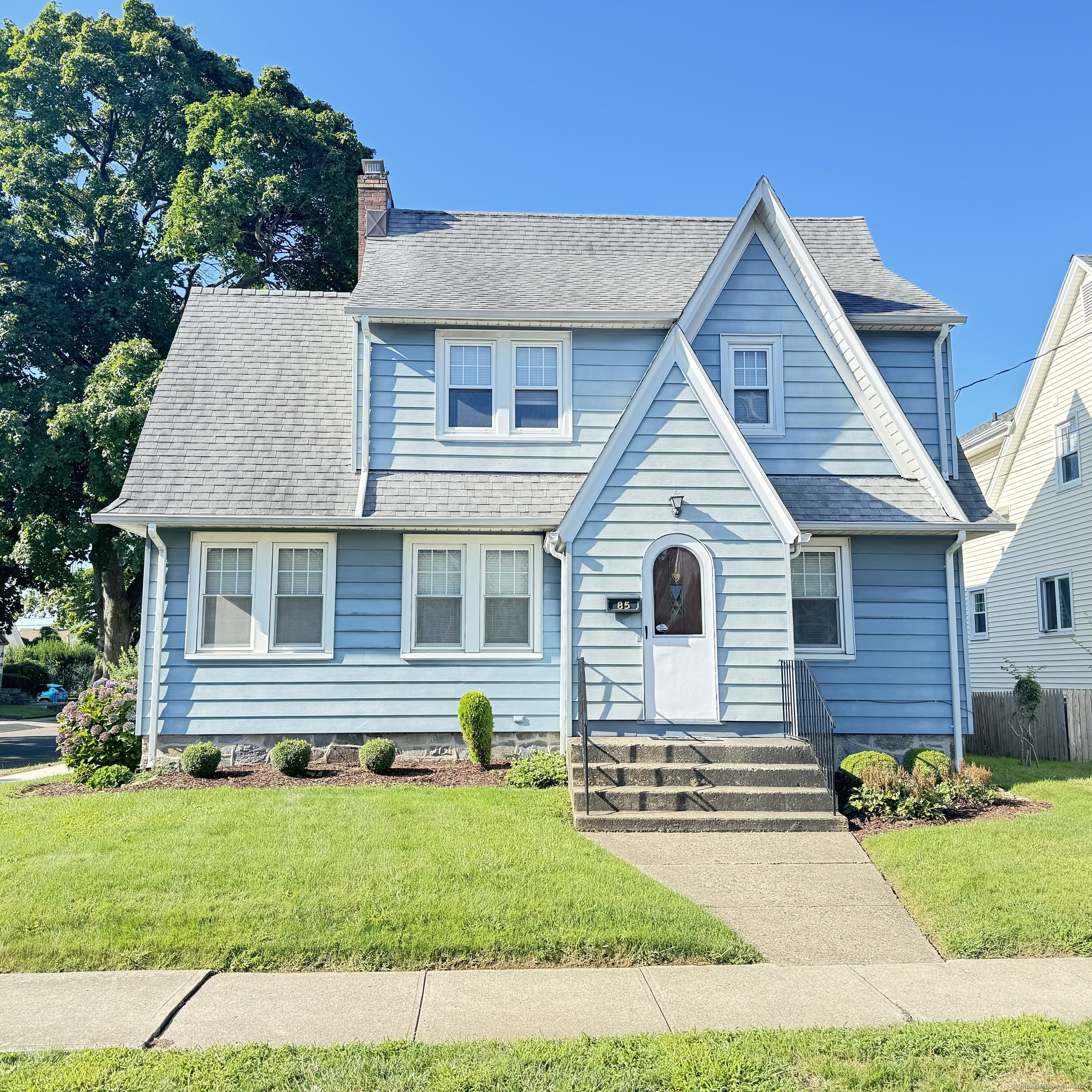 85 Glenwood Avenue Stratford CT 06614