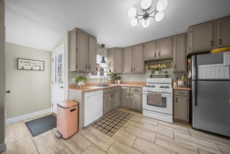 19 Thomas Street Windsor Locks CT 06096