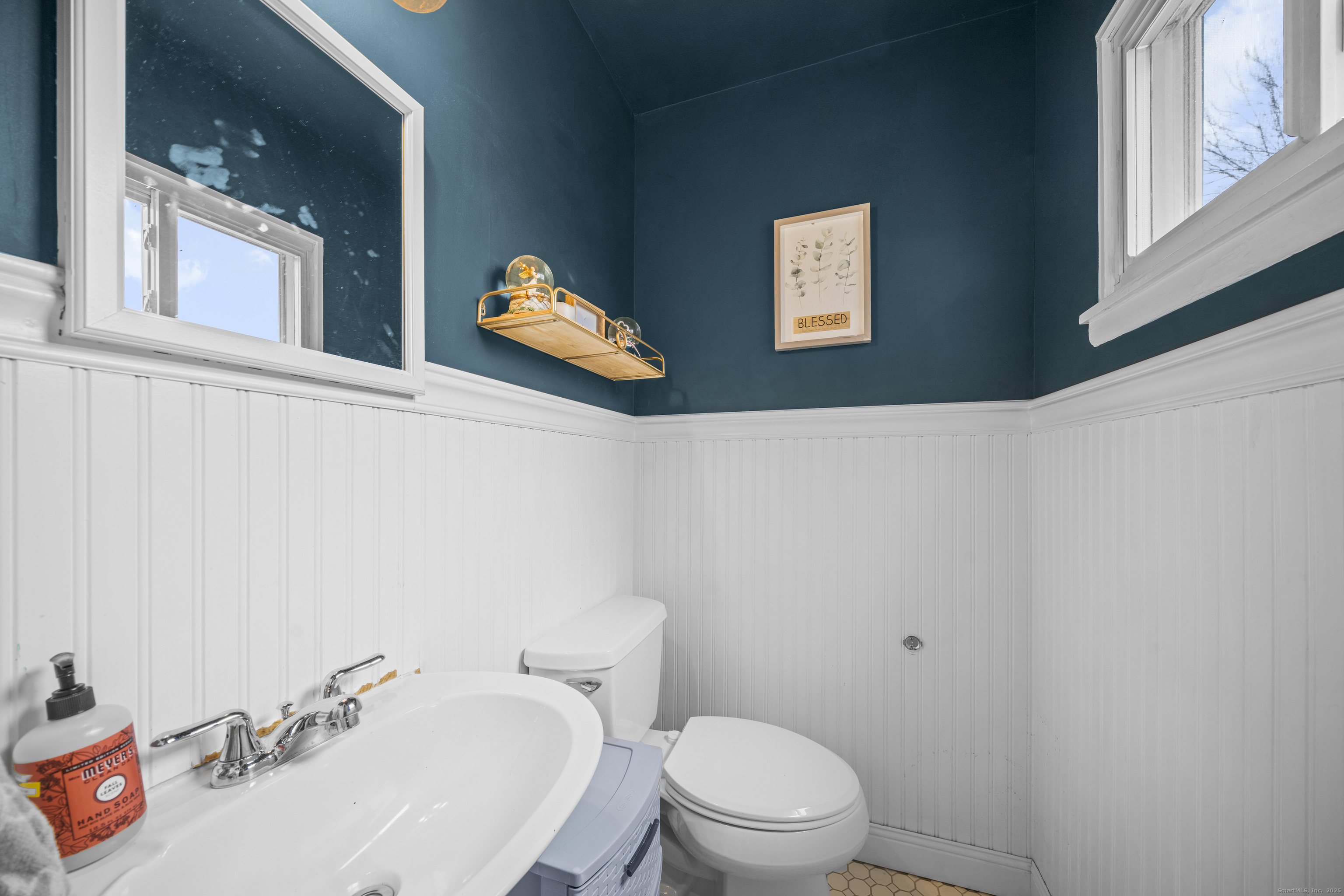 19 Thomas Street Windsor Locks CT 06096