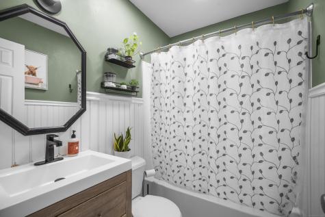 19 Thomas Street Windsor Locks CT 06096