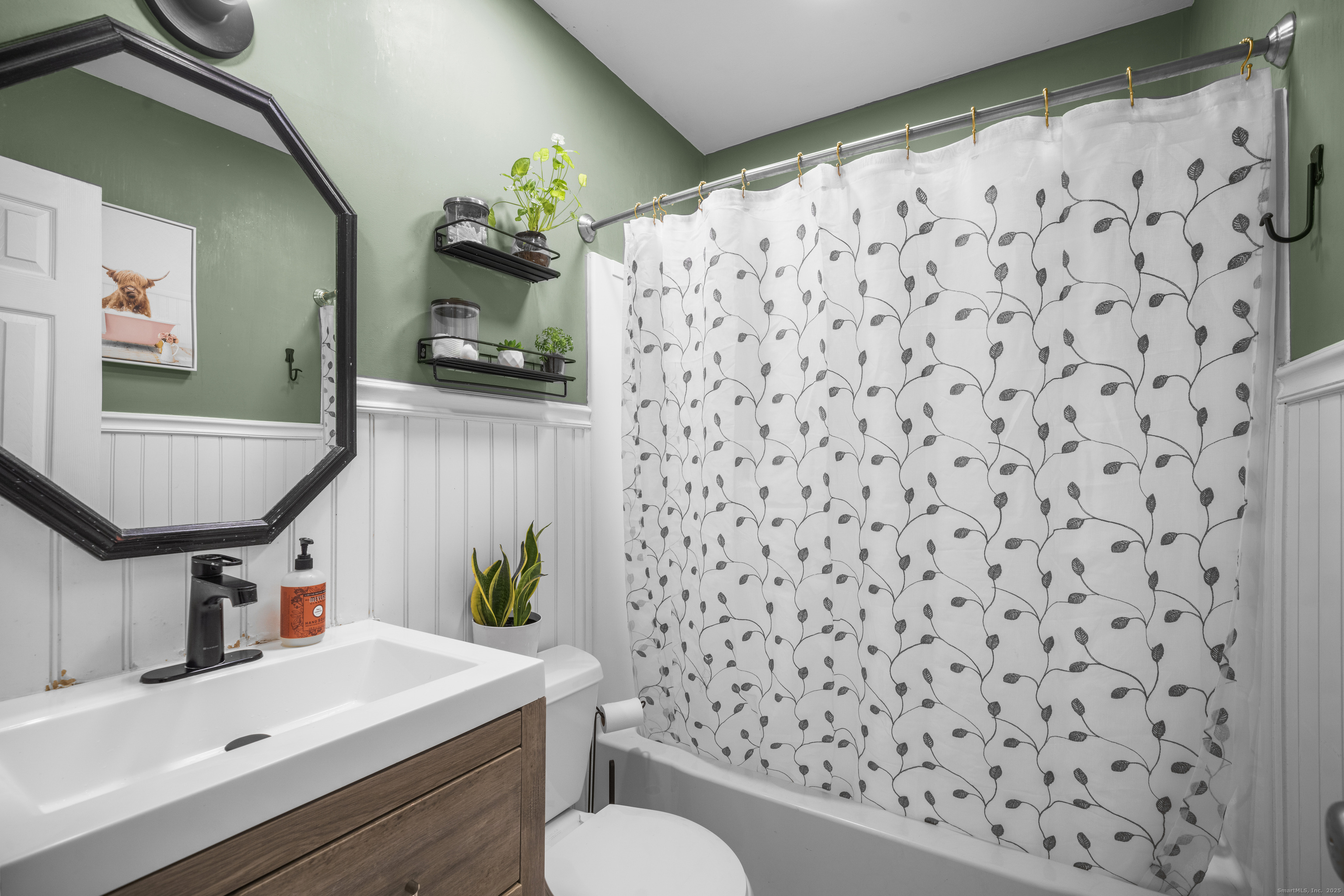 19 Thomas Street Windsor Locks CT 06096