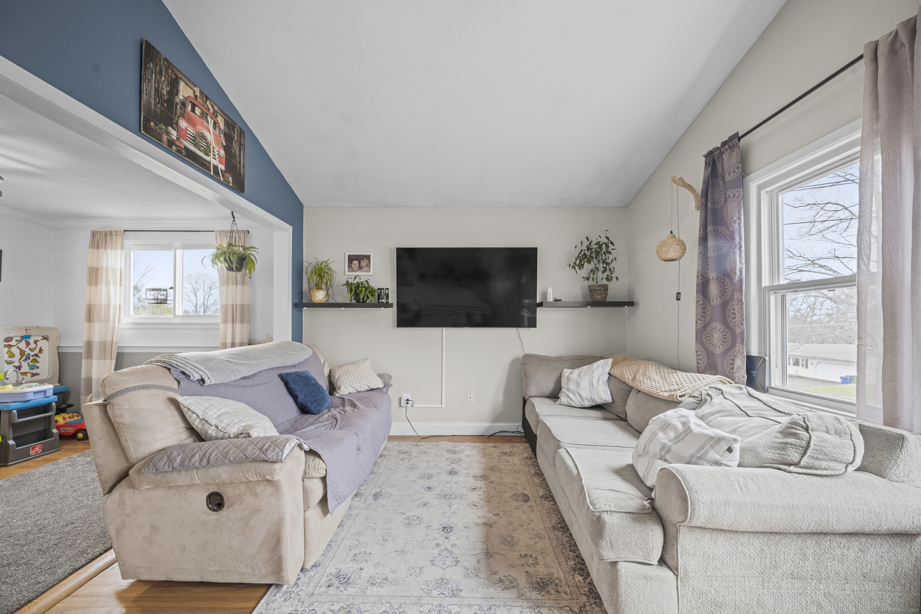 19 Thomas Street Windsor Locks CT 06096