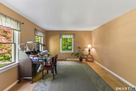18 Gelding Hill Road Newtown CT 06482
