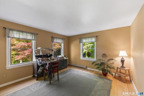 18 Gelding Hill Road Newtown CT 06482