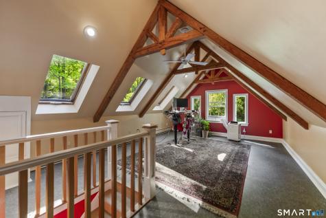18 Gelding Hill Road Newtown CT 06482