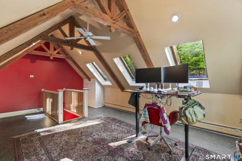 18 Gelding Hill Road Newtown CT 06482