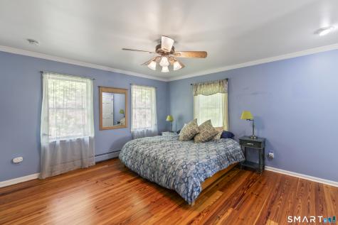 18 Gelding Hill Road Newtown CT 06482