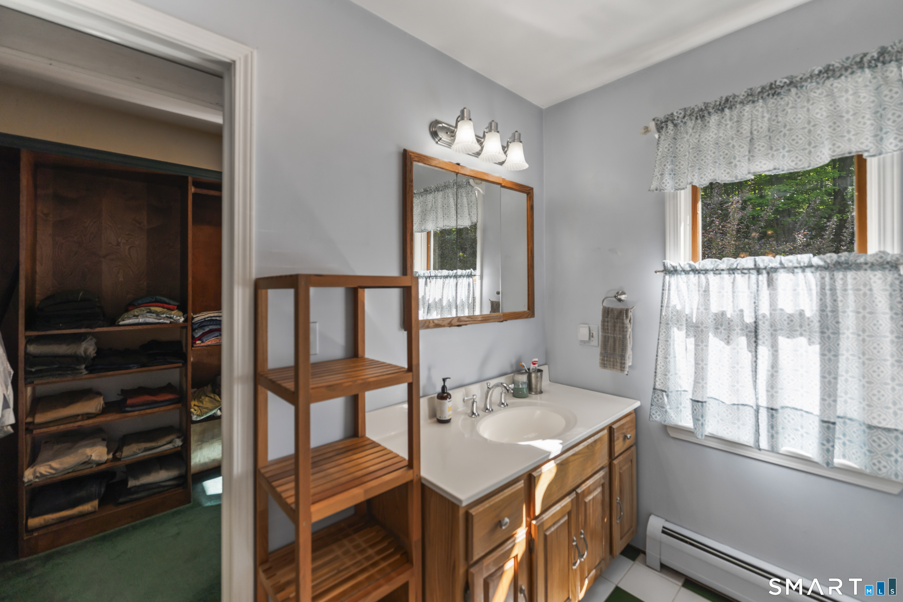 18 Gelding Hill Road Newtown CT 06482