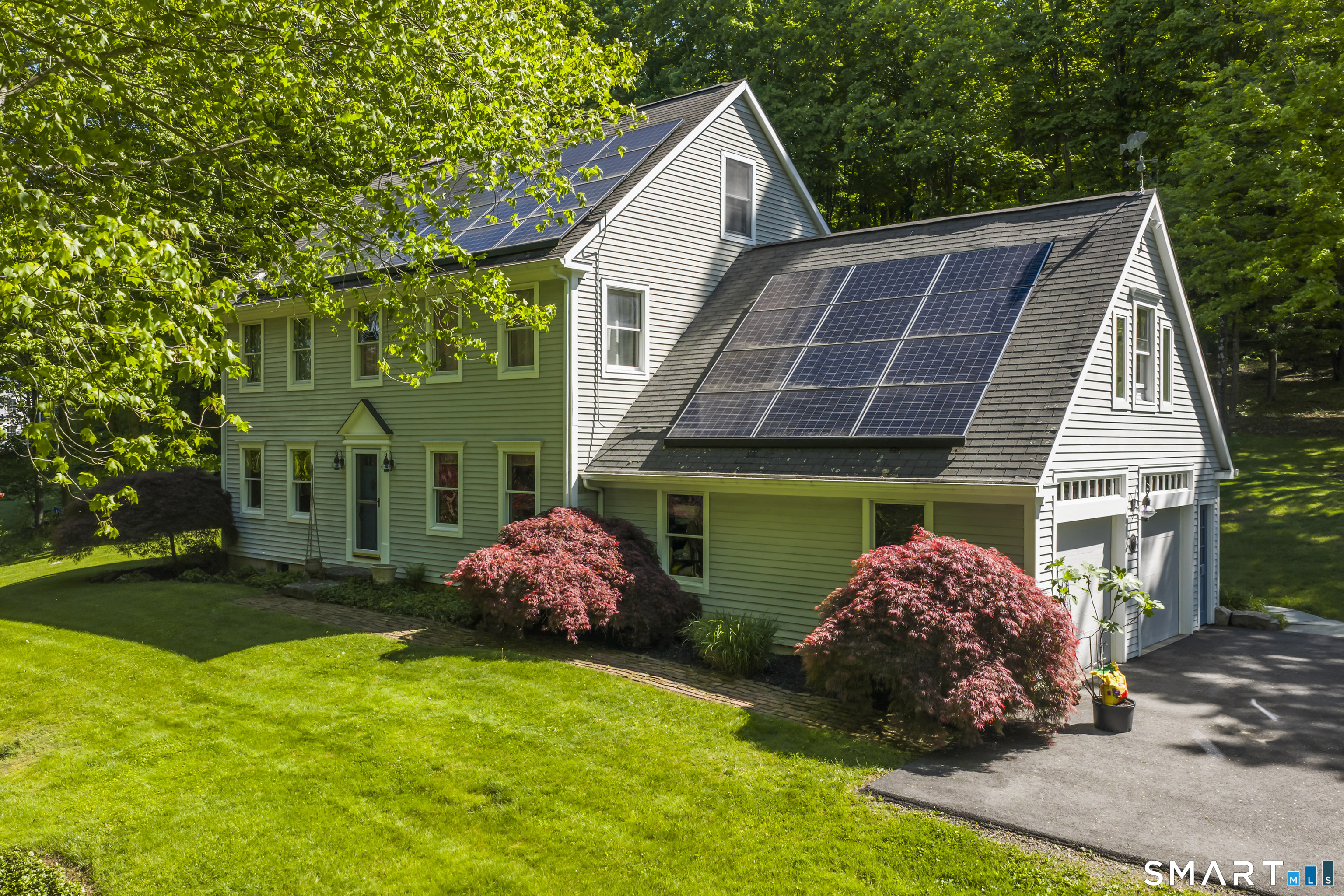 18 Gelding Hill Road Newtown CT 06482