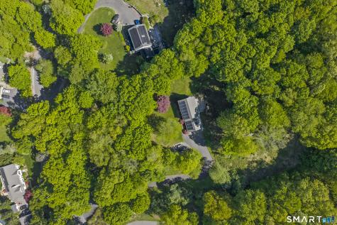 18 Gelding Hill Road Newtown CT 06482