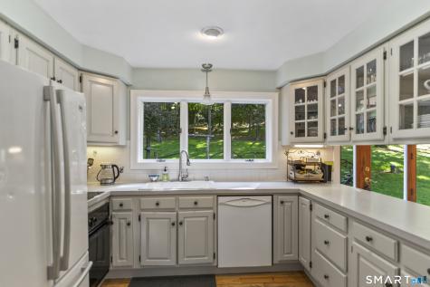 18 Gelding Hill Road Newtown CT 06482