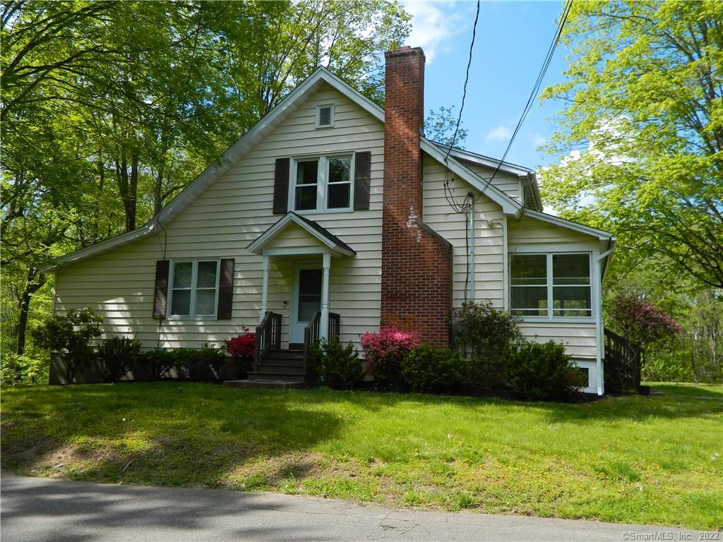 76 Round Hill Road Bethany CT 06524