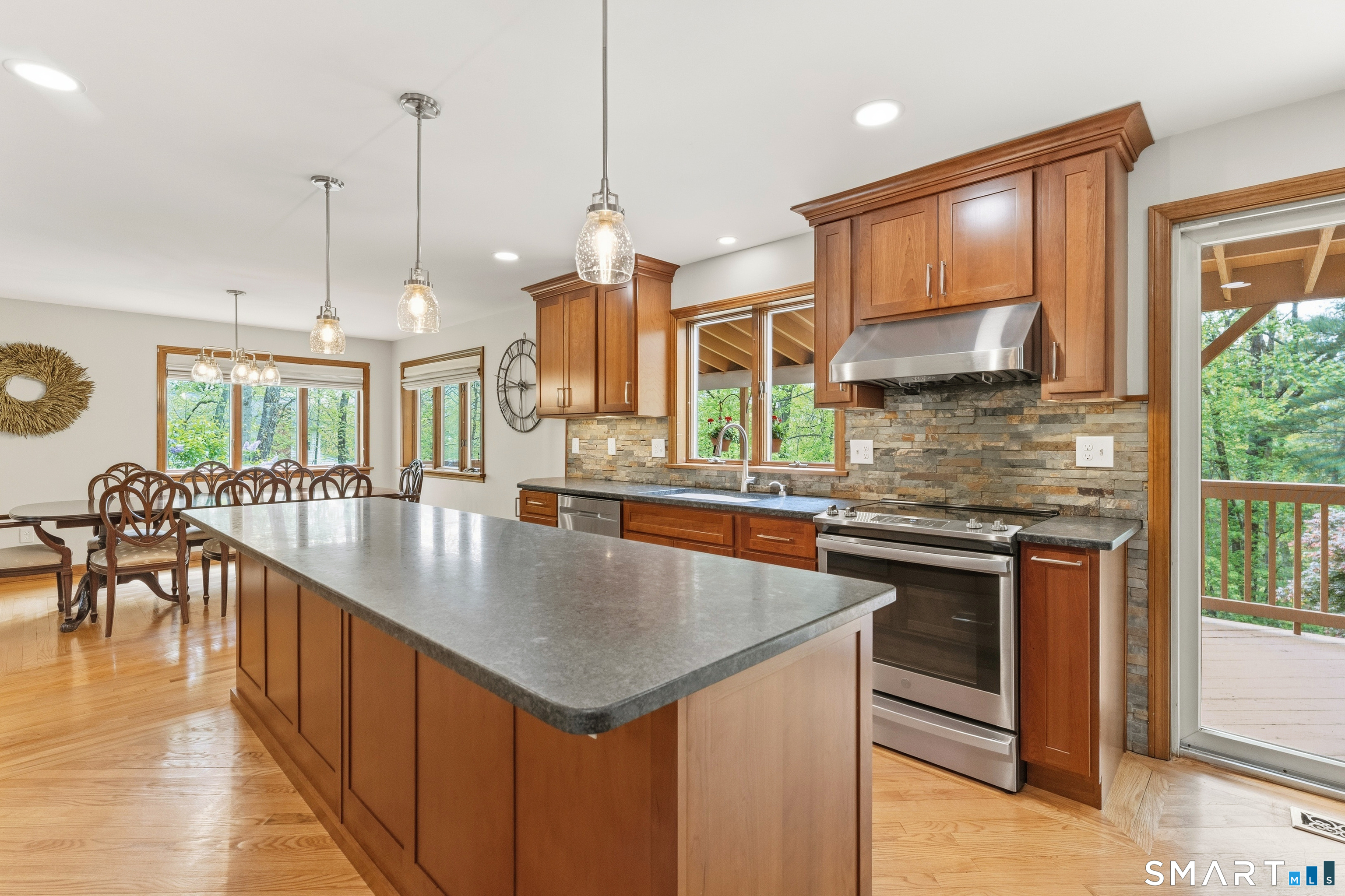 877 Newgate Road Suffield CT 06093