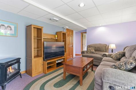 877 Newgate Road Suffield CT 06093
