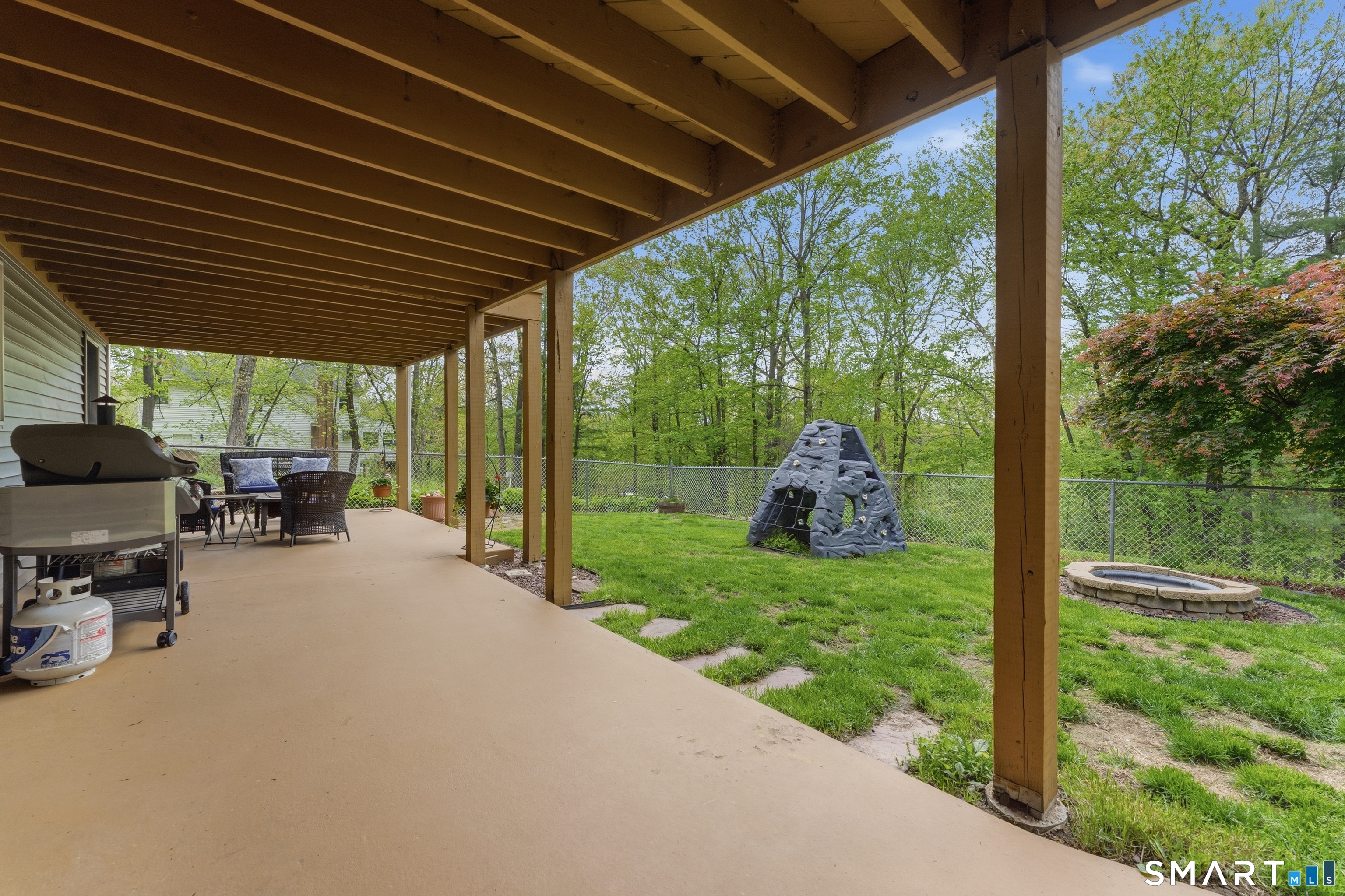 877 Newgate Road Suffield CT 06093
