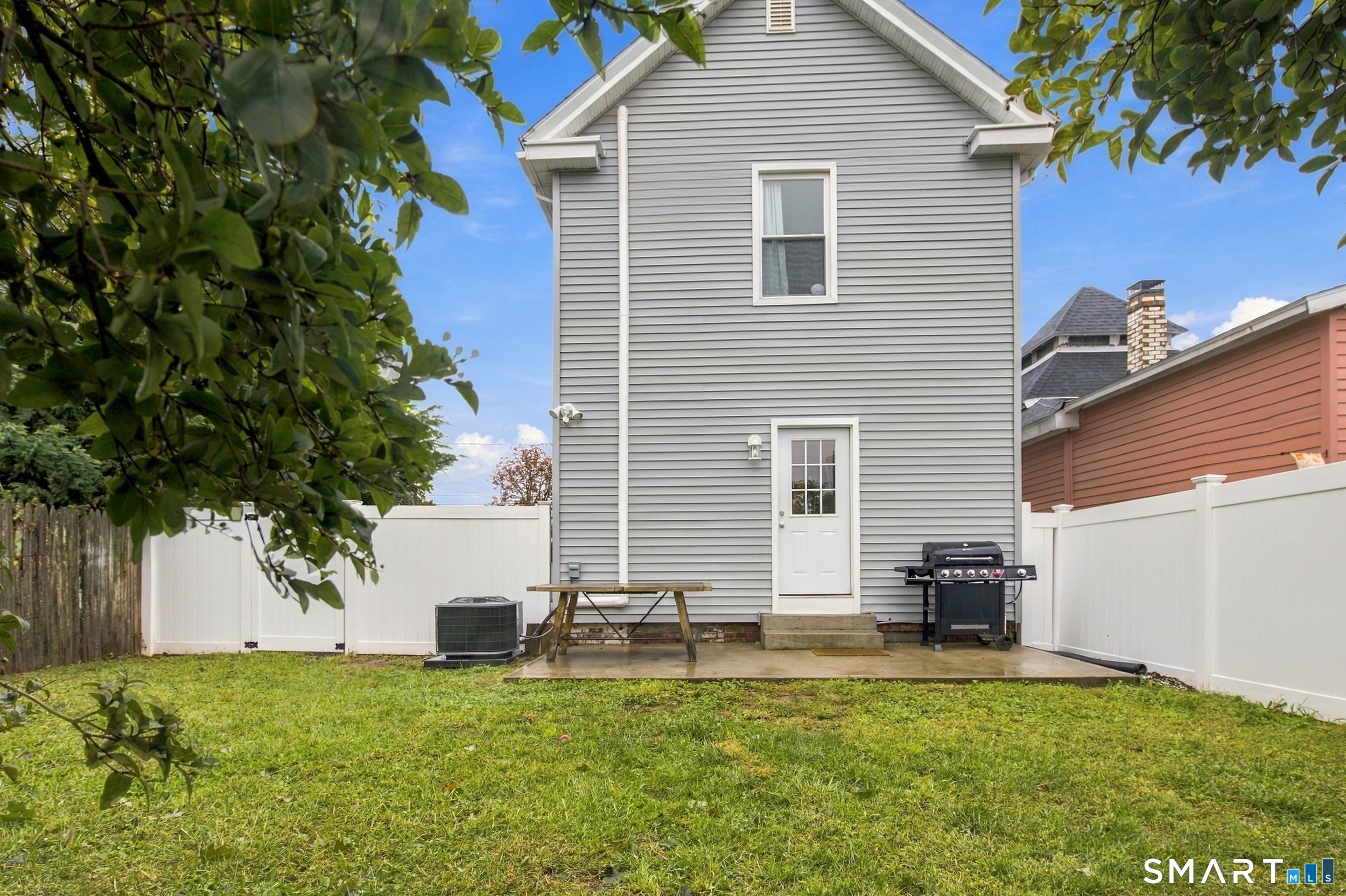 25 California Street West Haven CT 06516