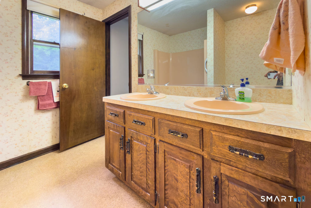 12 Sunrise Terrace Plainville CT 06062