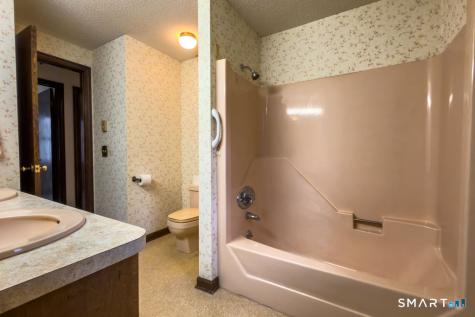 12 Sunrise Terrace Plainville CT 06062