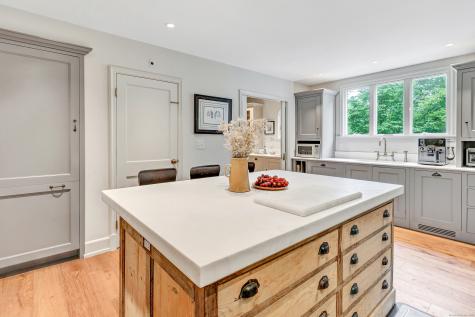 61 Clapboard Hill Road Westport CT 06880